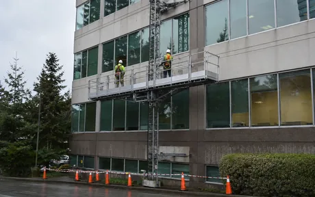Mast climber access